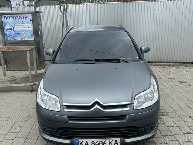 Серый Ситроен С4, объемом двигателя 1.6 л и пробегом 280 тыс. км за 3600 $, фото 1 на Automoto.ua