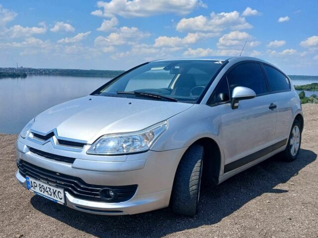 Серый Ситроен С4, объемом двигателя 1.6 л и пробегом 300 тыс. км за 4700 $, фото 1 на Automoto.ua