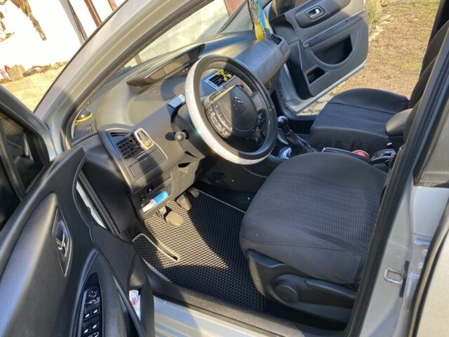 Сітроен С4 2009 у Ужгороді на Automoto.ua Сірий Сітроен С4, об'ємом двигуна 1.6 л та пробігом 129 тис. км за 5620 $, фото 1 на Automoto.ua