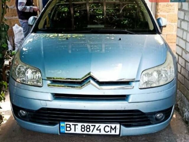 Синий Ситроен С4, объемом двигателя 1.6 л и пробегом 306 тыс. км за 4500 $, фото 1 на Automoto.ua