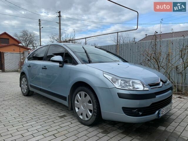 Синий Ситроен С4, объемом двигателя 1.59 л и пробегом 216 тыс. км за 4100 $, фото 1 на Automoto.ua