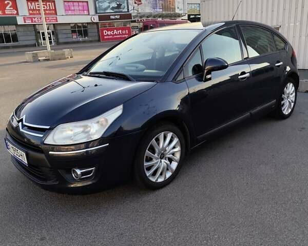 Синий Ситроен С4, объемом двигателя 1.6 л и пробегом 230 тыс. км за 4600 $, фото 1 на Automoto.ua