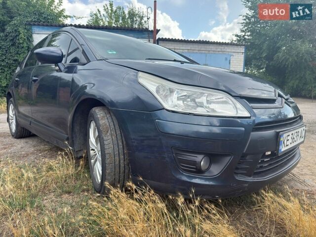 Синий Ситроен С4, объемом двигателя 1.6 л и пробегом 240 тыс. км за 4000 $, фото 1 на Automoto.ua
