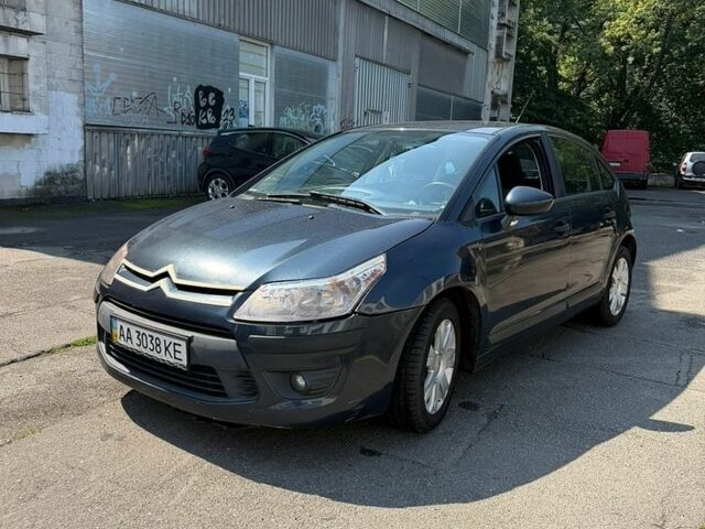 Синий Ситроен С4, объемом двигателя 1.59 л и пробегом 136 тыс. км за 5800 $, фото 1 на Automoto.ua