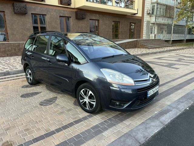 Синий Ситроен С4, объемом двигателя 1.7 л и пробегом 298 тыс. км за 4500 $, фото 1 на Automoto.ua