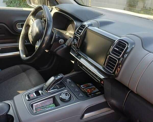 Белый Ситроен C5 Aircross, объемом двигателя 1.5 л и пробегом 205 тыс. км за 16900 $, фото 1 на Automoto.ua