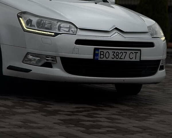 Белый Ситроен С5, объемом двигателя 1.56 л и пробегом 344 тыс. км за 5499 $, фото 1 на Automoto.ua
