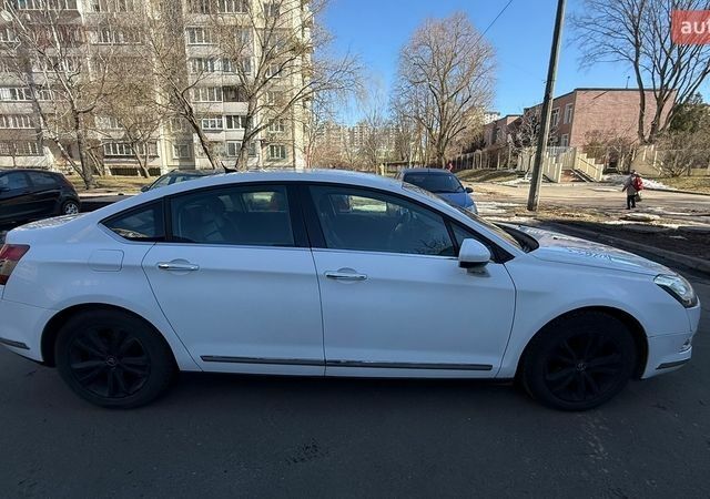 Белый Ситроен С5, объемом двигателя 1.6 л и пробегом 218 тыс. км за 7100 $, фото 1 на Automoto.ua