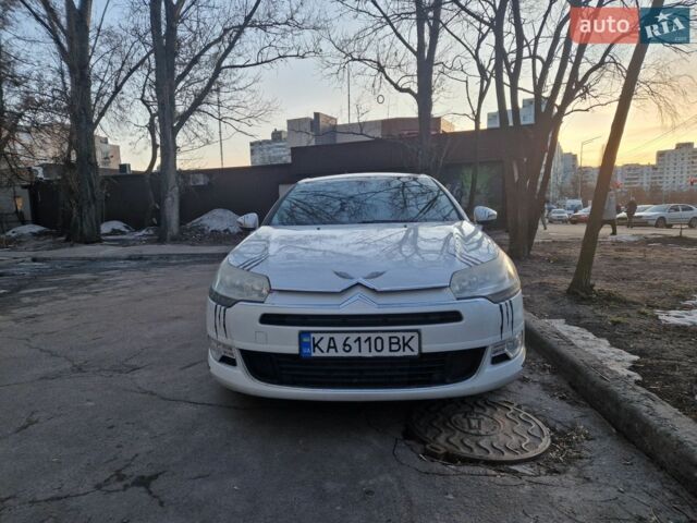 Белый Ситроен С5, объемом двигателя 1.6 л и пробегом 264 тыс. км за 5000 $, фото 1 на Automoto.ua