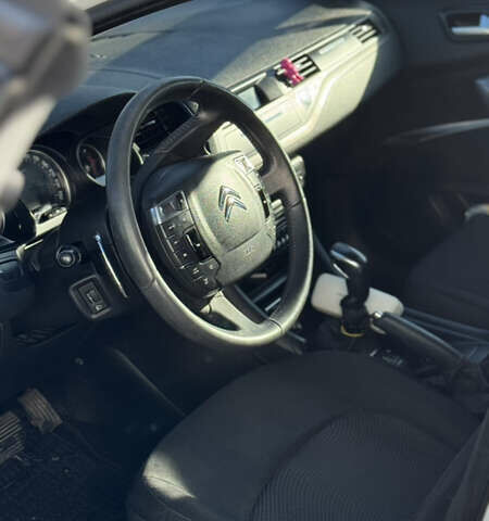 Білий Сітроен С5, об'ємом двигуна 1.56 л та пробігом 245 тис. км за 9000 $, фото 1 на Automoto.ua