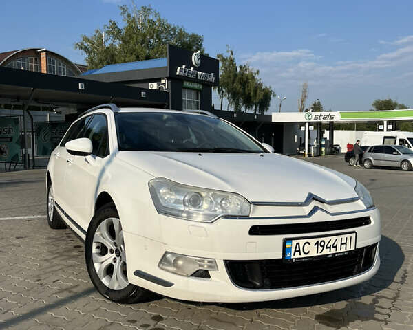 Белый Ситроен С5, объемом двигателя 2 л и пробегом 307 тыс. км за 6000 $, фото 1 на Automoto.ua