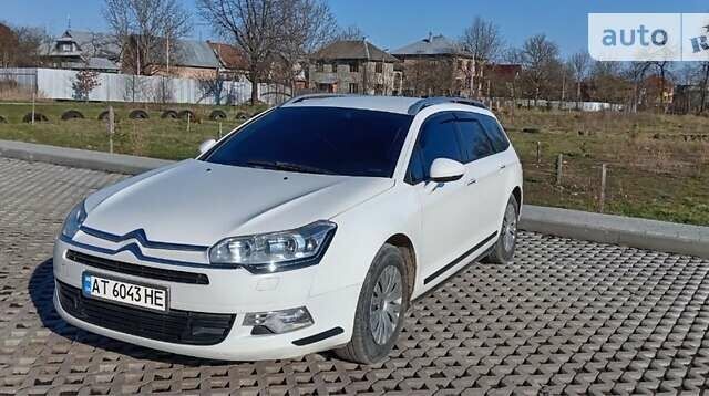 Белый Ситроен С5, объемом двигателя 1.6 л и пробегом 322 тыс. км за 5000 $, фото 1 на Automoto.ua