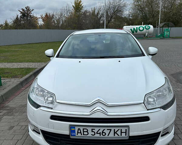 Белый Ситроен С5, объемом двигателя 1.56 л и пробегом 346 тыс. км за 6100 $, фото 1 на Automoto.ua