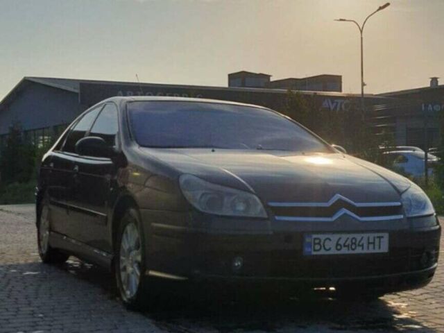 Чорний Сітроен С5, об'ємом двигуна 2.2 л та пробігом 330 тис. км за 4100 $, фото 1 на Automoto.ua
