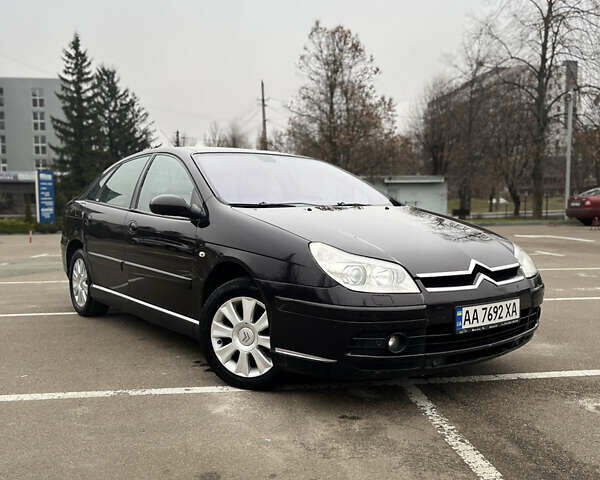 Черный Ситроен С5, объемом двигателя 2 л и пробегом 365 тыс. км за 4299 $, фото 1 на Automoto.ua