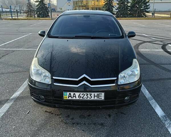 Черный Ситроен С5, объемом двигателя 2 л и пробегом 250 тыс. км за 3800 $, фото 1 на Automoto.ua