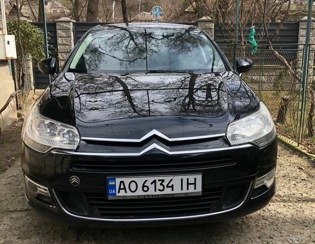 Черный Ситроен С5, объемом двигателя 1.56 л и пробегом 379 тыс. км за 5800 $, фото 1 на Automoto.ua
