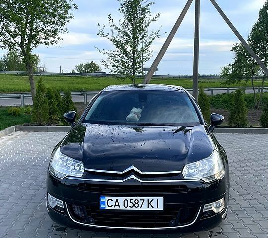 Черный Ситроен С5, объемом двигателя 2 л и пробегом 313 тыс. км за 6800 $, фото 1 на Automoto.ua