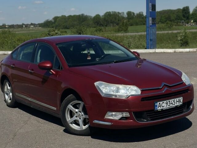 Красный Ситроен С5, объемом двигателя 2 л и пробегом 253 тыс. км за 5400 $, фото 1 на Automoto.ua
