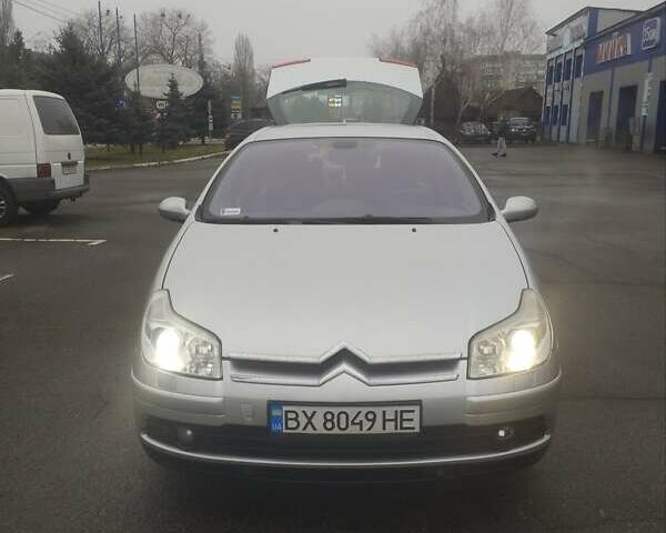 Серый Ситроен С5, объемом двигателя 2.18 л и пробегом 300 тыс. км за 5000 $, фото 1 на Automoto.ua