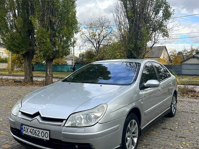 Сірий Сітроен С5, об'ємом двигуна 2 л та пробігом 326 тис. км за 3900 $, фото 1 на Automoto.ua
