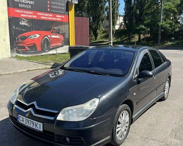 Серый Ситроен С5, объемом двигателя 2 л и пробегом 285 тыс. км за 3900 $, фото 1 на Automoto.ua