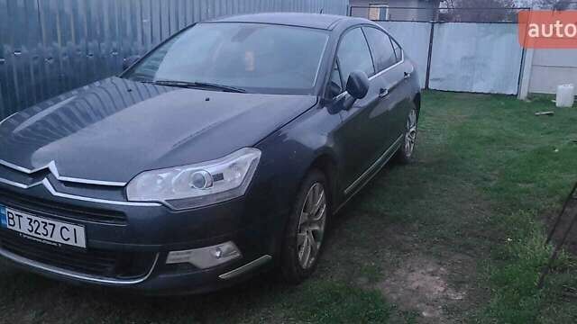 Серый Ситроен С5, объемом двигателя 2 л и пробегом 430 тыс. км за 4999 $, фото 1 на Automoto.ua