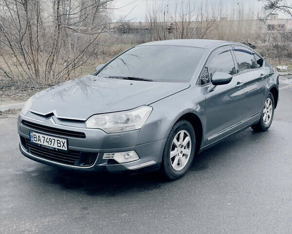 Серый Ситроен С5, объемом двигателя 1.6 л и пробегом 194 тыс. км за 7200 $, фото 1 на Automoto.ua