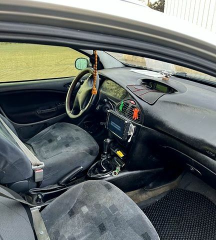 Сірий Сітроен С5, об'ємом двигуна 2 л та пробігом 350 тис. км за 2000 $, фото 1 на Automoto.ua