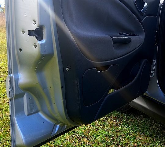 Сірий Сітроен С5, об'ємом двигуна 2 л та пробігом 250 тис. км за 3300 $, фото 1 на Automoto.ua