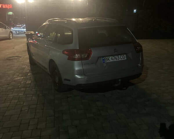 Серый Ситроен С5, объемом двигателя 1.56 л и пробегом 346 тыс. км за 4500 $, фото 1 на Automoto.ua