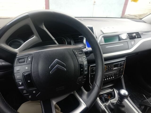 Серый Ситроен С5, объемом двигателя 2 л и пробегом 45 тыс. км за 5100 $, фото 1 на Automoto.ua