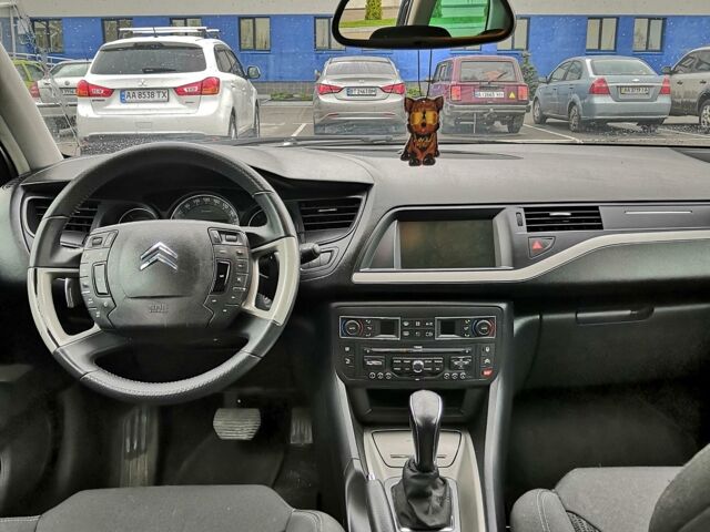 Серый Ситроен С5, объемом двигателя 1.6 л и пробегом 250 тыс. км за 9000 $, фото 1 на Automoto.ua