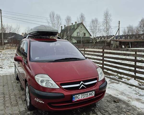 Красный Ситроен С8, объемом двигателя 2 л и пробегом 405 тыс. км за 6700 $, фото 1 на Automoto.ua