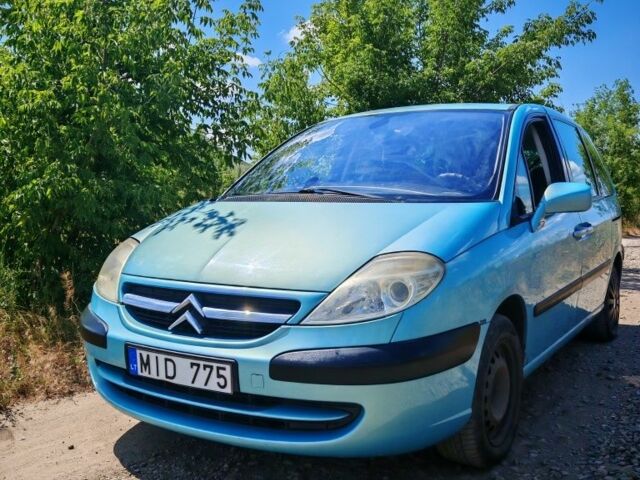 Ситроен С8, объемом двигателя 2.2 л и пробегом 300 тыс. км за 2000 $, фото 1 на Automoto.ua