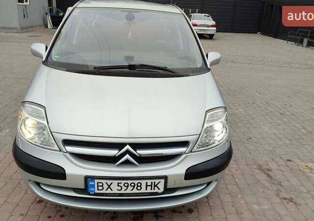 Ситроен С8, объемом двигателя 2 л и пробегом 335 тыс. км за 6200 $, фото 1 на Automoto.ua