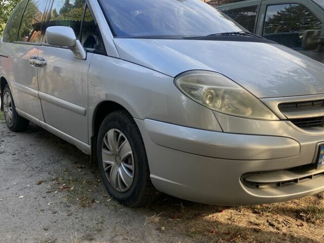 Серый Ситроен С8, объемом двигателя 2 л и пробегом 300 тыс. км за 1699 $, фото 1 на Automoto.ua