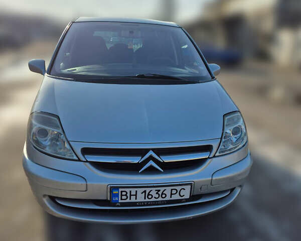 Серый Ситроен С8, объемом двигателя 2 л и пробегом 200 тыс. км за 5500 $, фото 1 на Automoto.ua