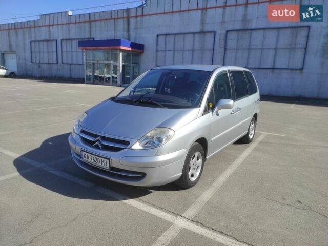 Серый Ситроен С8, объемом двигателя 2.23 л и пробегом 315 тыс. км за 3700 $, фото 1 на Automoto.ua