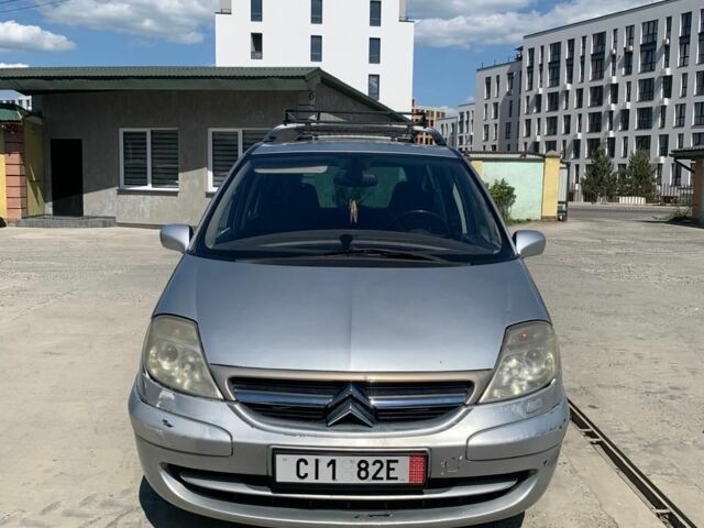 Серый Ситроен С8, объемом двигателя 2 л и пробегом 358 тыс. км за 1800 $, фото 1 на Automoto.ua