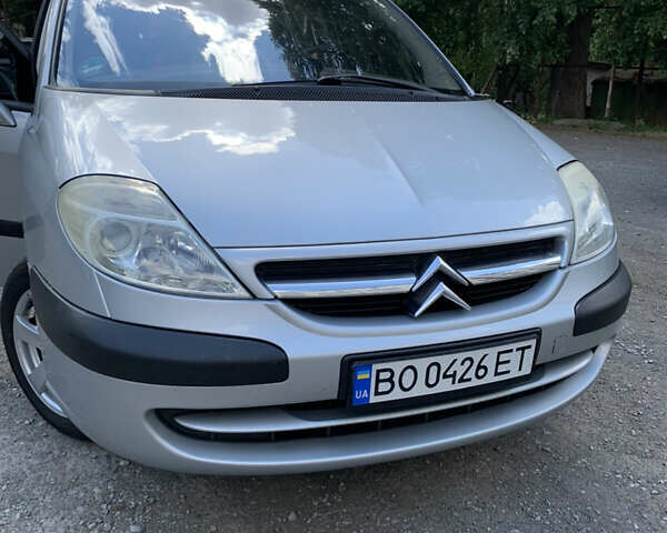 Серый Ситроен С8, объемом двигателя 2 л и пробегом 208 тыс. км за 6400 $, фото 1 на Automoto.ua