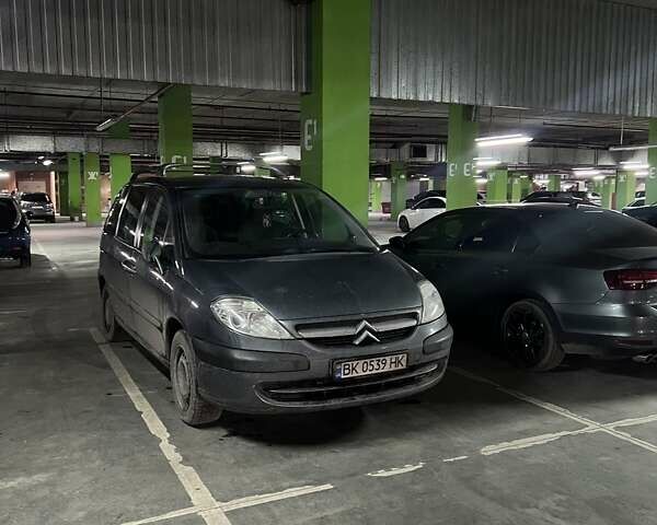 Сірий Сітроен С8, об'ємом двигуна 2 л та пробігом 290 тис. км за 4500 $, фото 1 на Automoto.ua