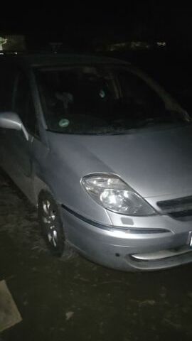 Сірий Сітроен С8, об'ємом двигуна 2.18 л та пробігом 226 тис. км за 9000 $, фото 1 на Automoto.ua
