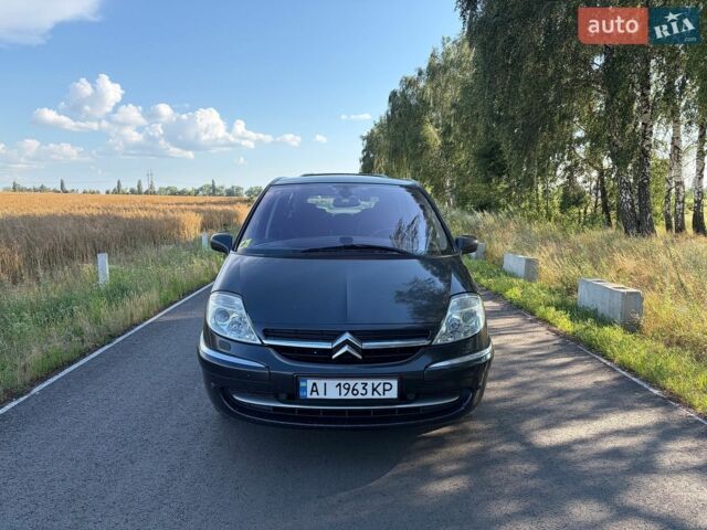 Серый Ситроен С8, объемом двигателя 2 л и пробегом 314 тыс. км за 8000 $, фото 1 на Automoto.ua