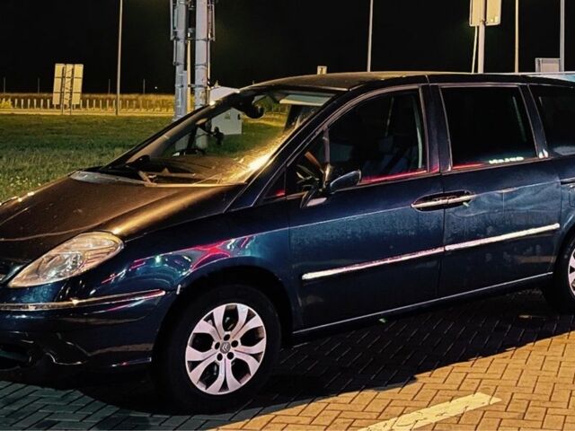 Синій Сітроен С8, об'ємом двигуна 2 л та пробігом 212 тис. км за 6177 $, фото 1 на Automoto.ua