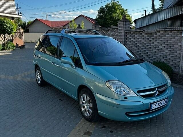 Зеленый Ситроен С8, объемом двигателя 2 л и пробегом 330 тыс. км за 2350 $, фото 1 на Automoto.ua