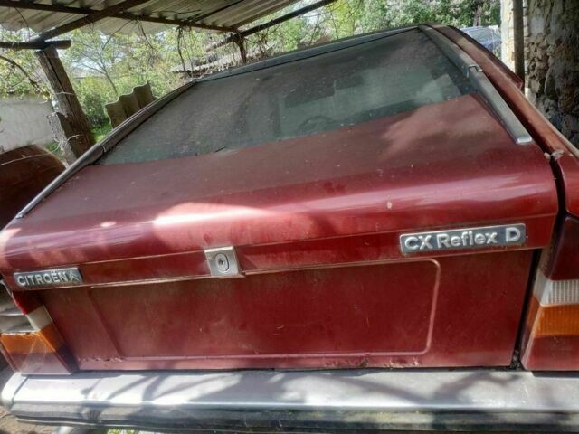 Красный Ситроен СКС, объемом двигателя 2 л и пробегом 111 тыс. км за 945 $, фото 1 на Automoto.ua