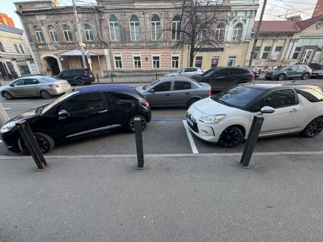 Черный Ситроен ДС3, объемом двигателя 1.6 л и пробегом 289 тыс. км за 6250 $, фото 1 на Automoto.ua