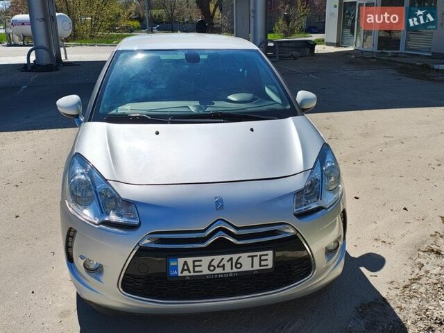 Серый Ситроен ДС3, объемом двигателя 1.56 л и пробегом 141 тыс. км за 8000 $, фото 1 на Automoto.ua