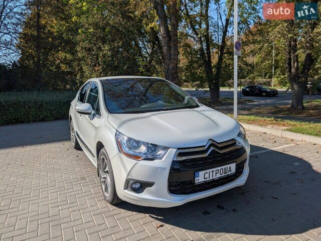 Белый Ситроен ДС4, объемом двигателя 1.6 л и пробегом 86 тыс. км за 7500 $, фото 1 на Automoto.ua